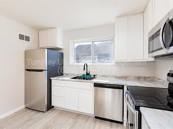 4th image of 3513 Palace Ct