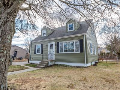 38 Massachusetts Ave, Cumberland, RI, 02864