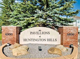 6900 S Hunterview Dr NW #112, Calgary, AB T2K 6K6