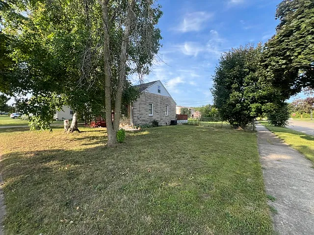 304 S James St — Photo 12