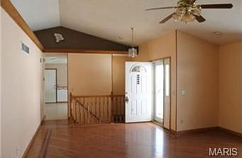 3rd image of 117 Orchardview Dr