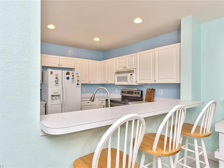 1100 Diamond Cir #1104 — Photo 6