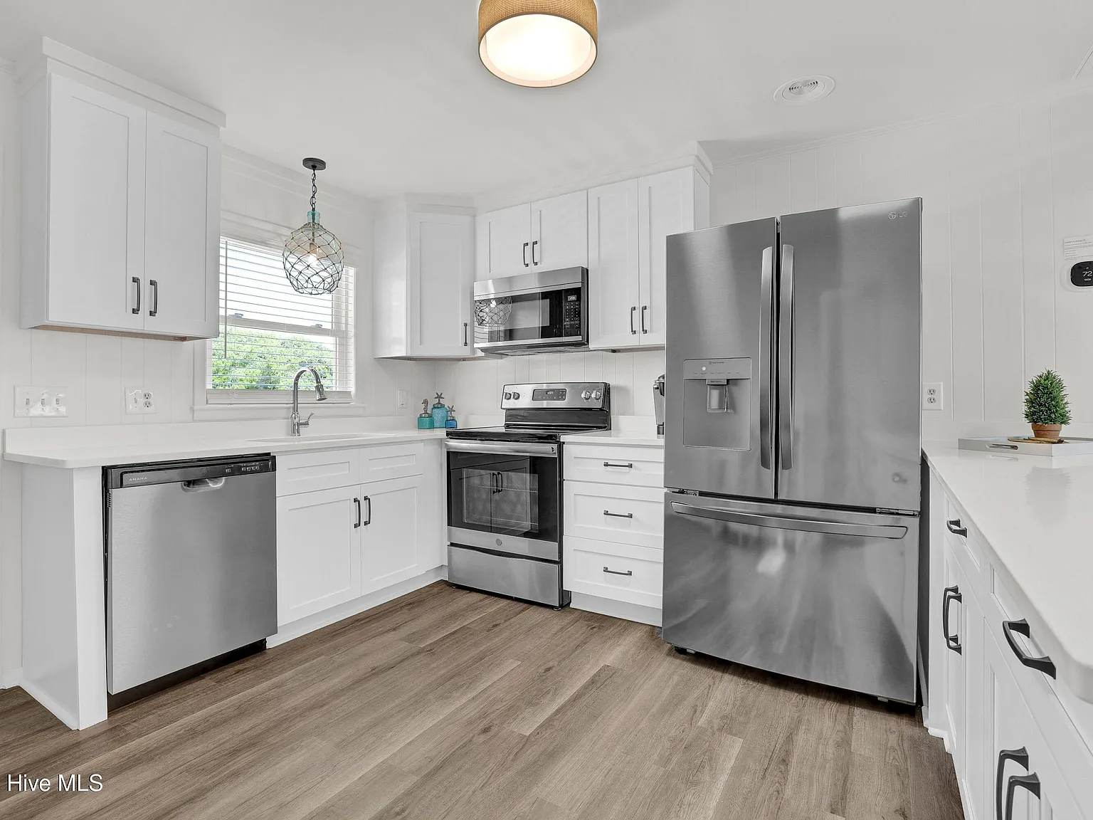 4 bed, 2.0 bath, $2,975 — Photo 1