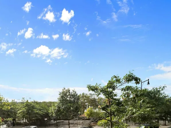 120 Riverside Boulevard image 4 of 13