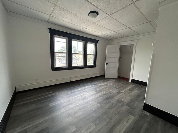 3rd image of 377 N 7th St Floor 3