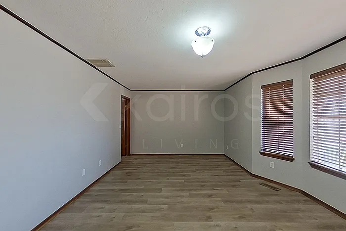 1205 Mockingbird Ln — Photo 3