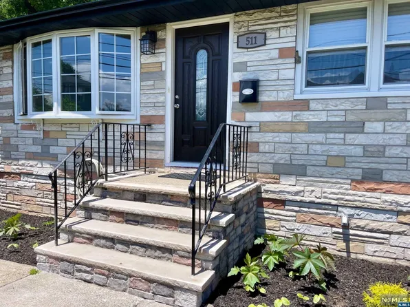 511 Lyster Ave, Saddle Brook, NJ 07663