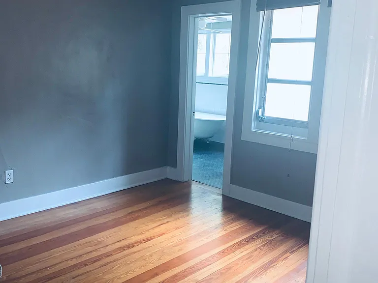 721 Greenwood St — Photo 15