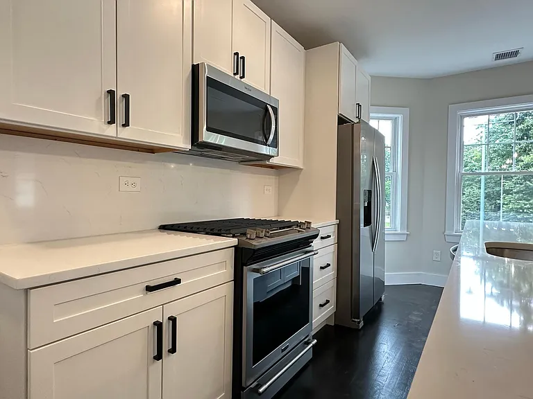 64 N Margin St #5 — Photo 4