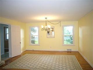 2nd image of 136 Oakland Pl