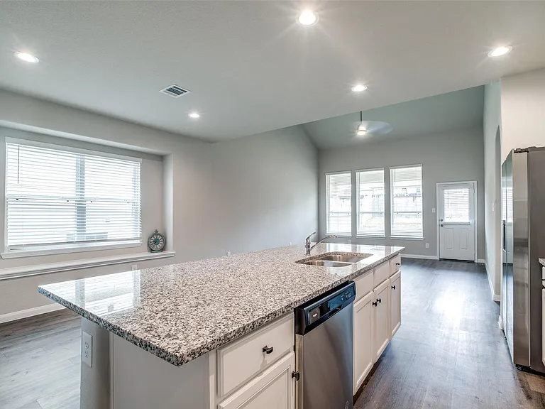 3649 Cub Dr — Photo 7