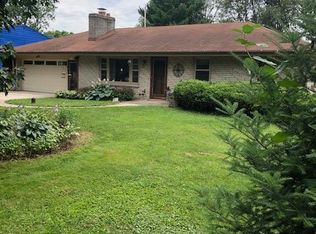 W262S3319 Ridge Rd, Waukesha, WI 53189