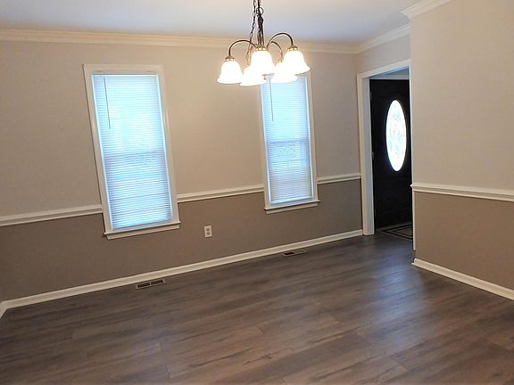 2nd image of 1600 Wood Grove Cir
