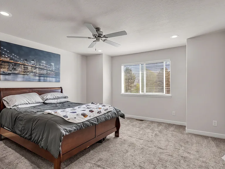 839 S 1760 E — Photo 11