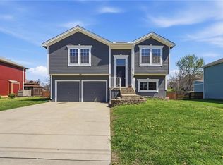 705 Marguerite St, Kearney, MO 64060