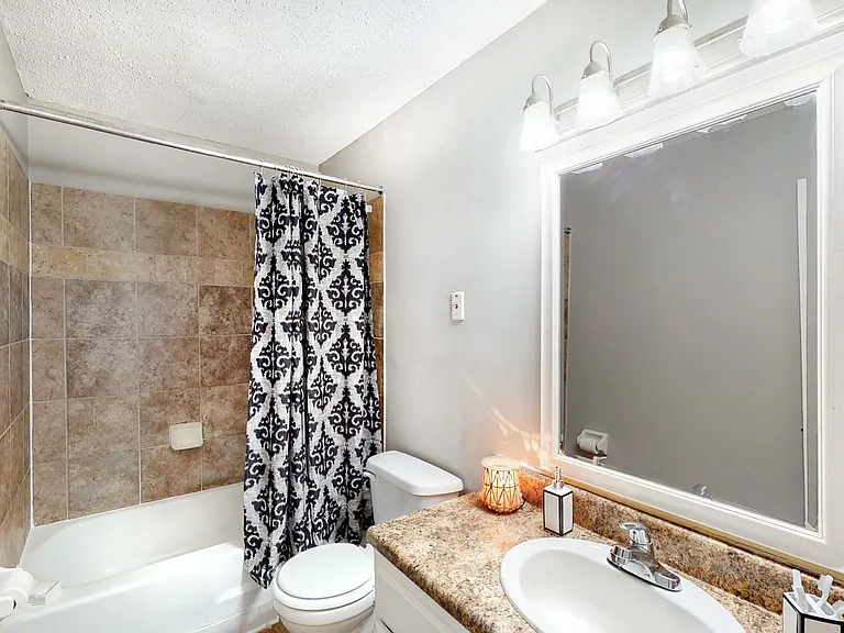 Mill Creek Apartments — Photo 8