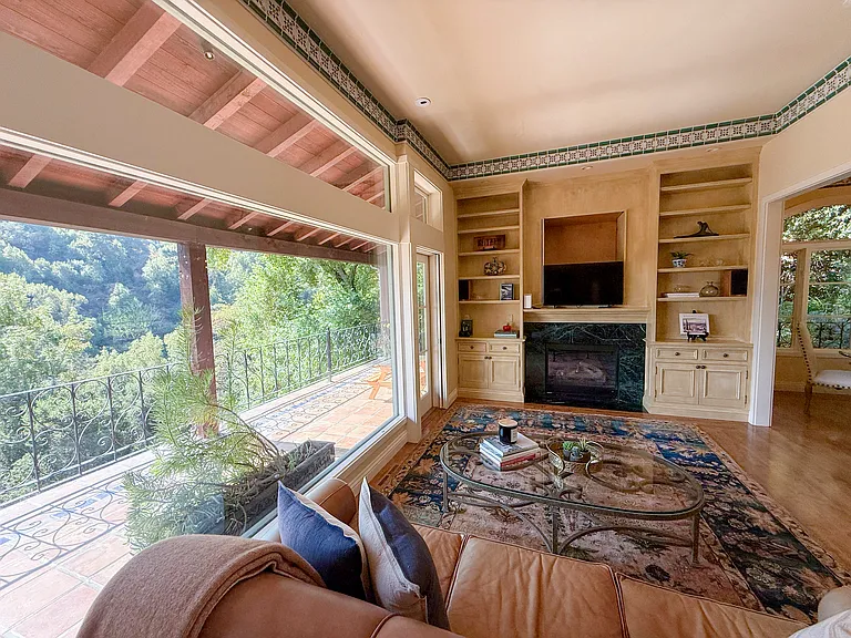 15882 Glen Una Dr — Photo 7