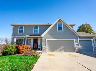 701 Highland Dr, Leavenworth, KS 66048