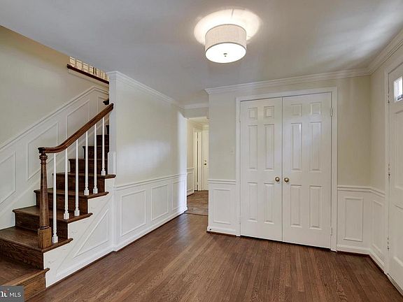 4th image of 9825 Whetstone Dr