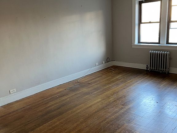 2nd image of 115 Andrew St APT 3