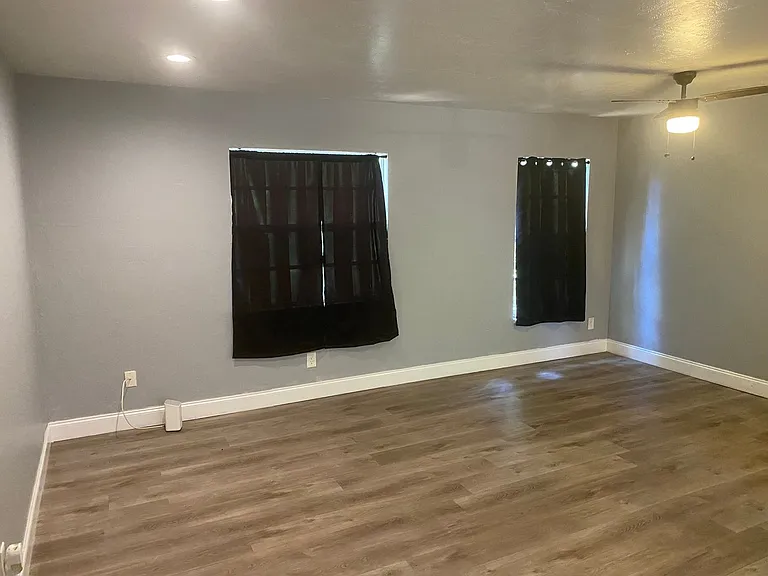 3160 E Riverside Dr — Photo 15