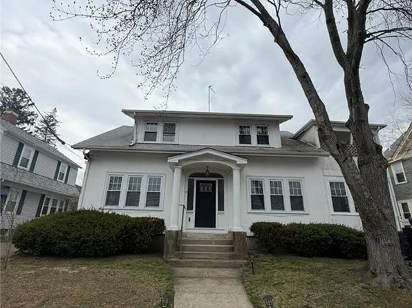 59 Colonial Ave, Cranston, RI 02910