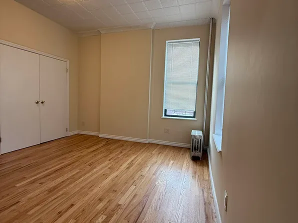 479 Ovington Avenue image 7 of 12