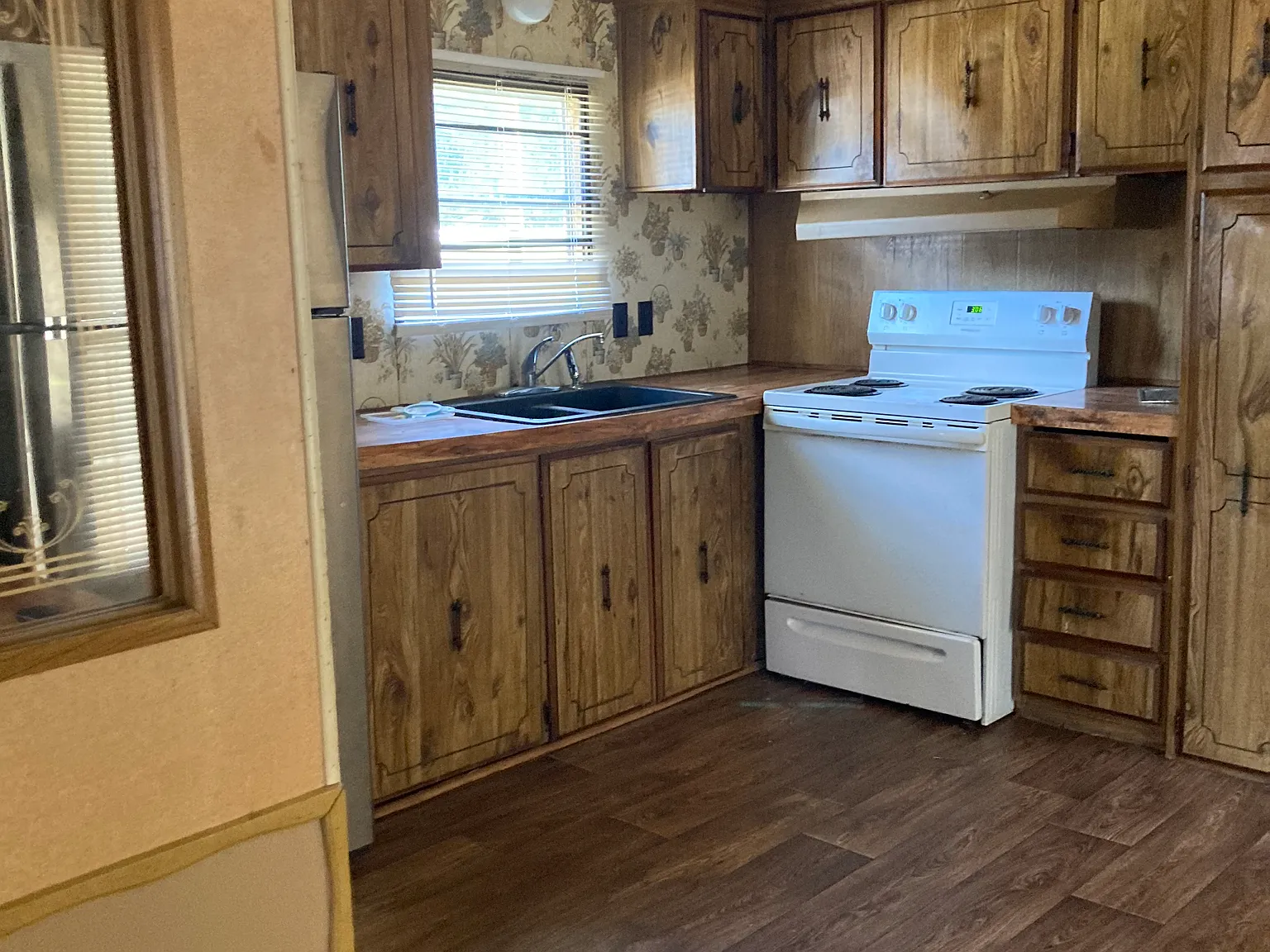 2 bed, 1000 sqft, $850 — Photo 2