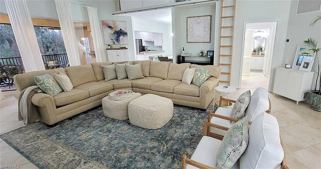 3 bed, 2.0 bath, 2244 sqft, $8,000 — Photo 1