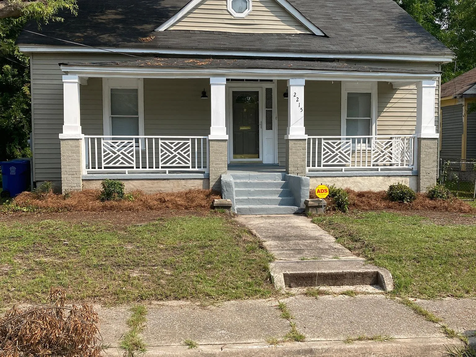 2215 Senate St — Photo 1