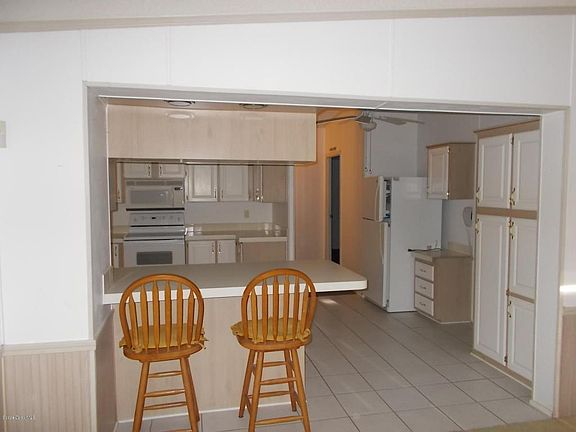 2nd image of 462 Dolphin Cir