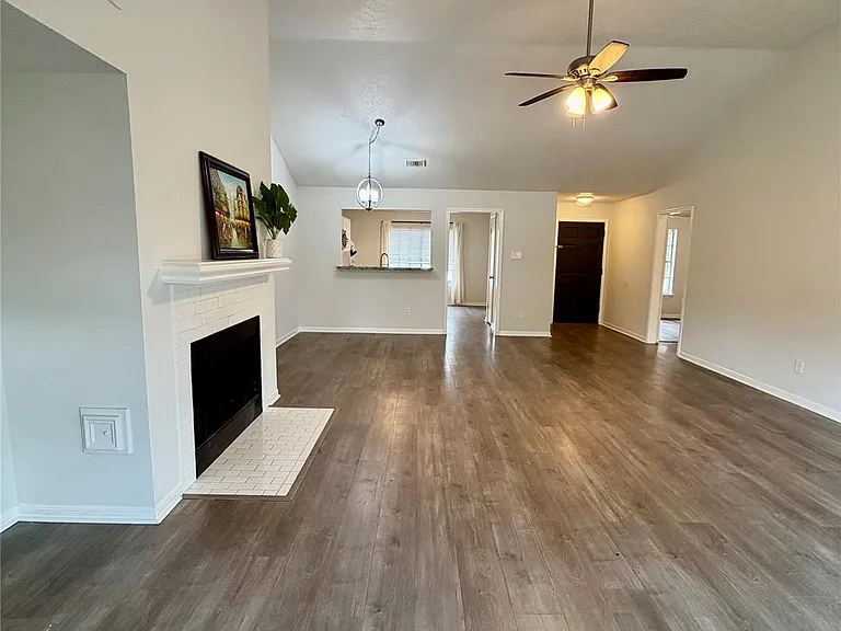 19114 Indian Grass Dr — Photo 3