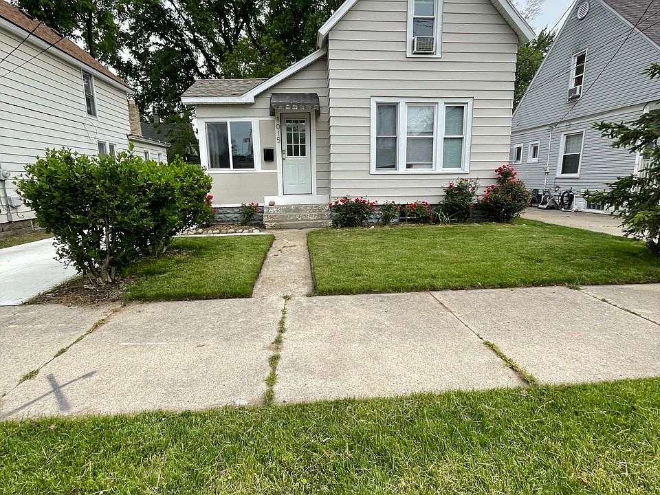 Well maintained home on quiet, dead end street with front sunporch. Away from it all feel but in the heart of Everything Uptown.