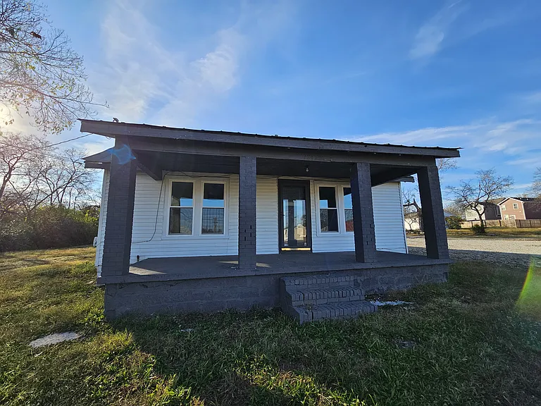724 Page Ave — Photo 1