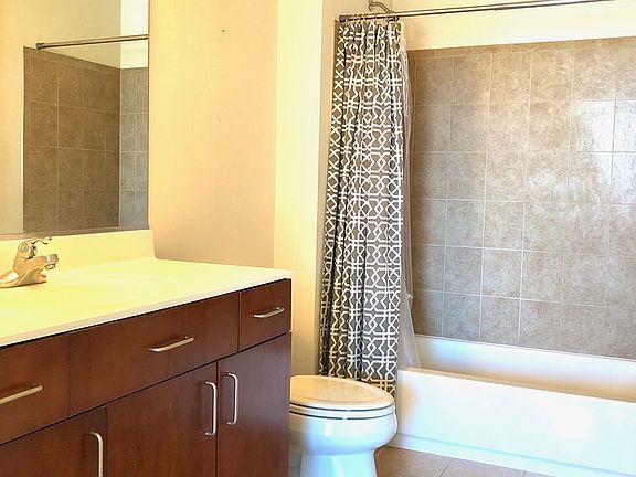5th image of 1740 Oak Ave Unit 407