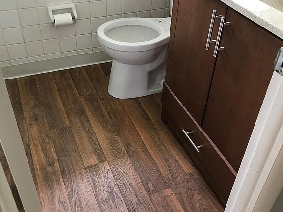 2nd bathroom