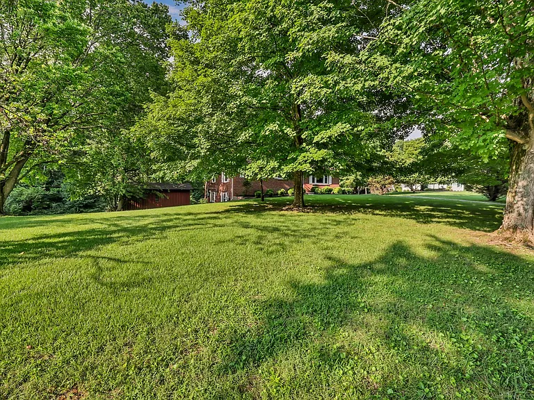 613 Channell Dr — Photo 30