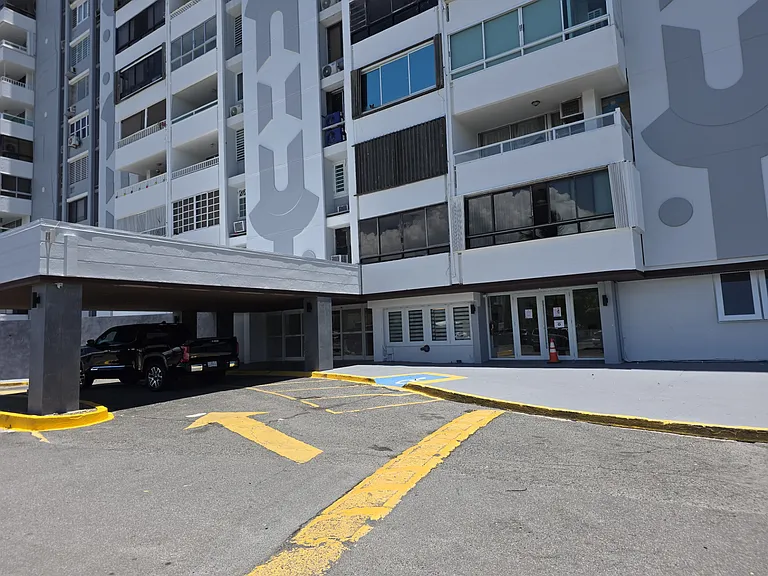3 Avenida Laguna Gardens Gdn #5L — Photo 1