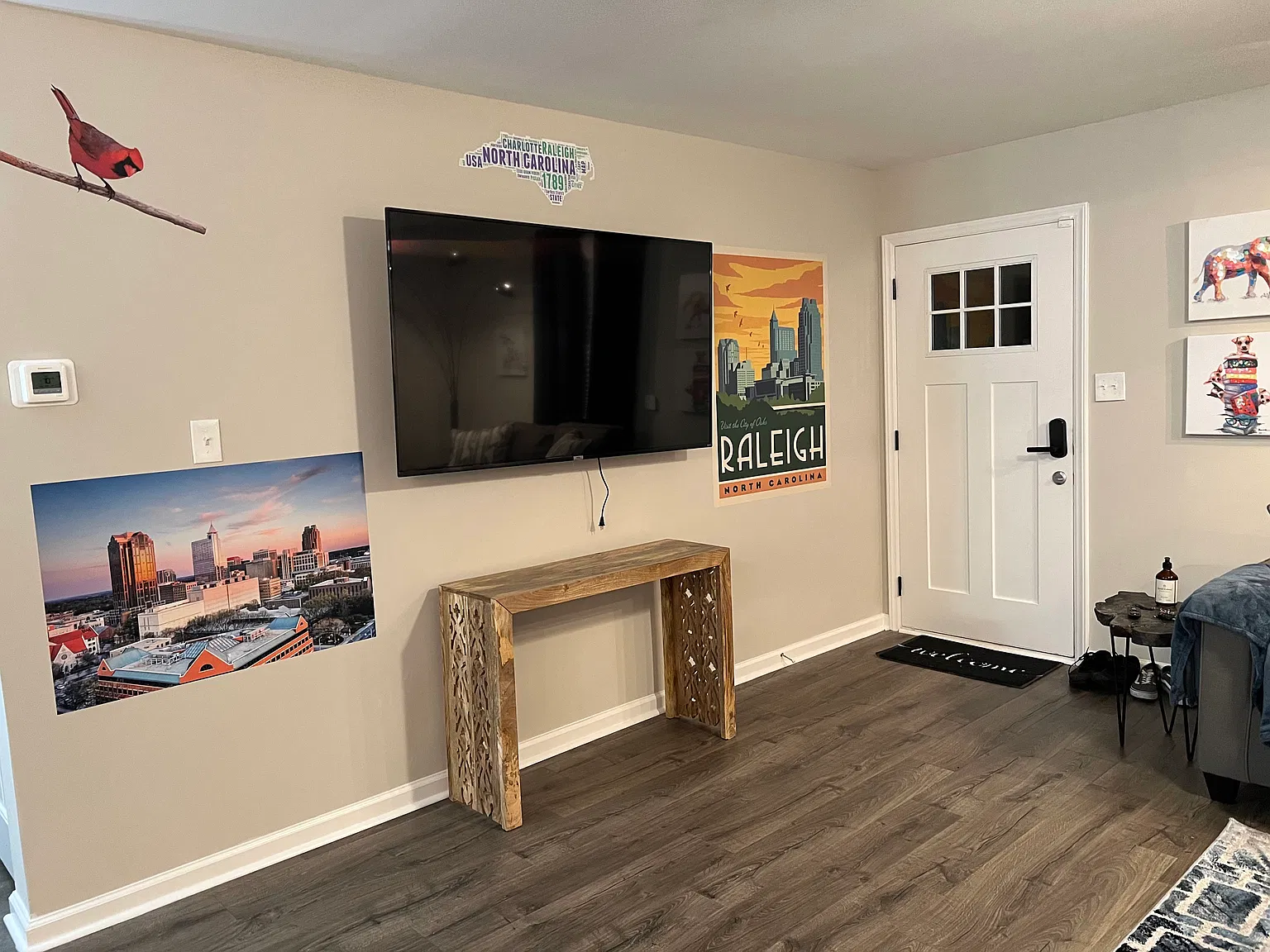 3 bed, 1000 sqft, $2,100 — Photo 2