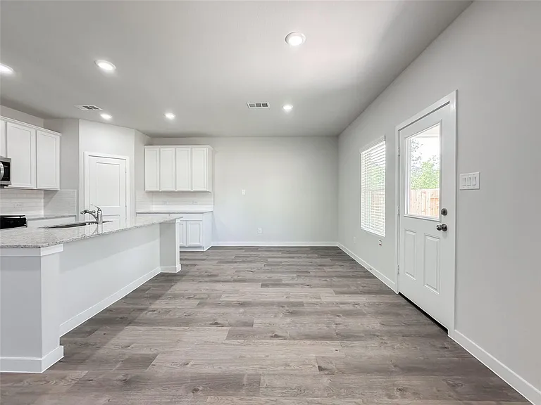 7806 Alset Dr — Photo 8
