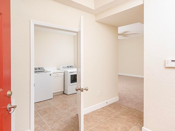 4th image of 624 Shores Blvd