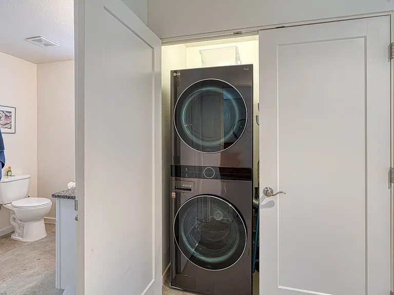 2180 W Alameda St #24 — Photo 18