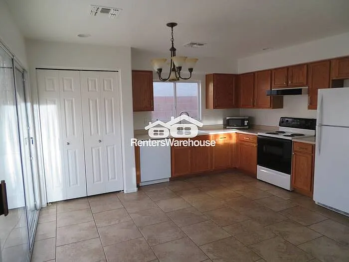 17606 N 17th Pl #1120 — Photo 3