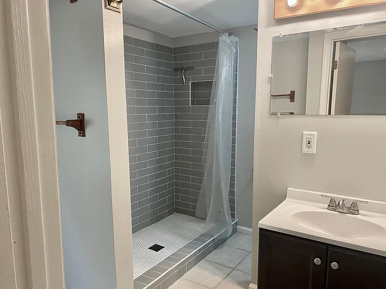 2503 Acorn Ave NE — Photo 4