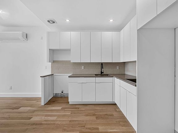 3rd image of 173 Tompkins Ave #3F