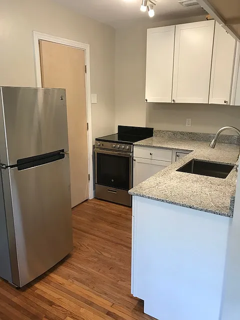 1 bed, 550 sqft, $1,425 — Photo 2