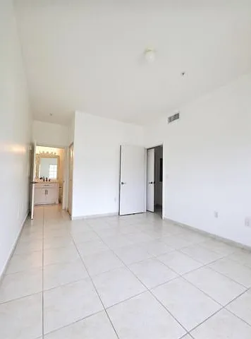 7240 NW 114th Ave #304 — Photo 10