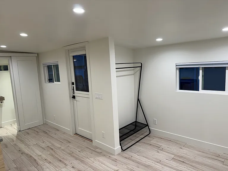 421 S Ditmar St #B — Photo 11