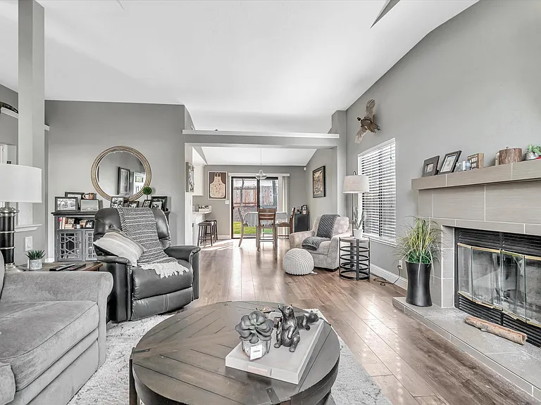 1060 Saint Andrews Dr — Photo 8