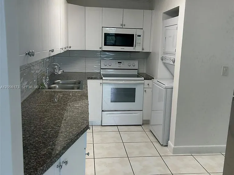 10000 NW 80th Ct #2456 — Photo 13